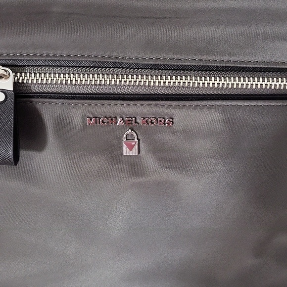 NWT Michael Kors Kelsey Backpack Olive Green Backpack main image 11